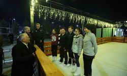 Başkan Büyükkılıç, açık hava buz pateni pistini inceledi