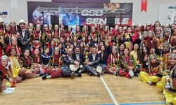 Halkoyunlarında yarışmaya katıldıkları 14 kategoride birinci oldular