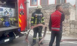 Üç katlı binada çıkan yangın söndürüldü