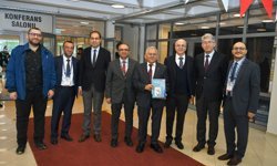 Büyükkılıç, 11. Erciyes Pediatri Akademisi Kongresi’nde Hekimlerle Buluştu