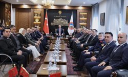 Bakan Bayraktar’tan Vali Çiçek'e ziyaret