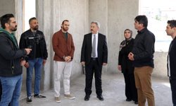 Selçuklu Mahallesi’nin Çok Amaçlı Sosyal Tesisi Hızla Yükseliyor