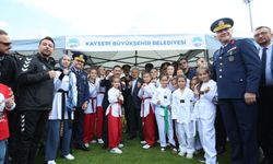 Başkan Büyükkılıç, 19 Mayıs Kutlamalarında Gençlerin Coşkusuna Ortak Oldu