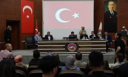 Vali Çiçek, Vatandaşlarla Bir Araya Gelmeye Devam Ediyor