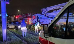 Kamyonla Çarpışan Otomobil Tramvay Yoluna Girdi