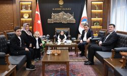 Vali Çiçek, Engelli Birey Rüveyda Tanış ve Ailesini Makamında Kabul Etti