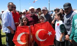 Kocasinan’da Gökyüzü Renklendi, On Binlerce Vatandaş Şenlikte Buluştu