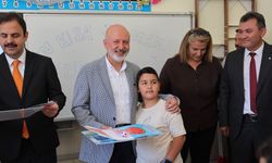Başkan Çolakbayrakdar, Karne Sevinci Yaşayan Öğrencileri Tebrik Etti