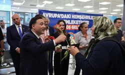 Kayseri’de Gurbetçiler Çiçeklerle Karşılandı