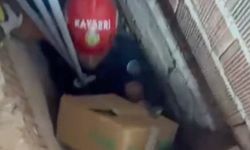 Havalandırma Boşluğuna Düşen Kediyi İtfaiye Kurtardı