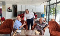 Başkan Büyükkılıç'ın Sosyal Belediyecilik Vizyonunda Yazın Vazgeçilmez Durağı: Emekliler Kafeteryaları