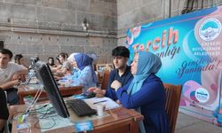 Büyükşehir’in Ücretsiz YKS Tercih Danışmanlığına Yoğun İlgi: Gençlerden Tam Not