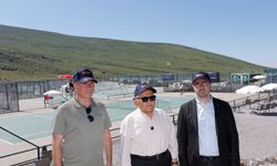Başkan Büyükkılıç, Erciyes’te Devam Eden Dünya Tenis Turu Karşılaşmalarını İzledi