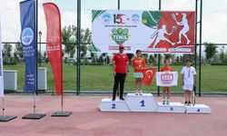 Büyükşehir'in 15 Temmuz Tenis Turnuvası Şampiyonları Belli Oldu