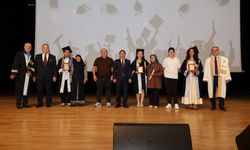 ERÜ İletişim Fakültesi 20. Dönem Mezunlarını Verdi