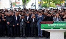 Mimarsinan OSB Başkanı Mehmet Arar’ın Babası Son Yolculuğuna Uğurlandı