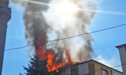 Apartmanın Çatısında Çıkan Yangın Büyümeden Söndürüldü