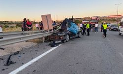 Düğün Konvoyundaki Otomobil Bariyere Çarptı: 1 Ölü, 3 Yaralı