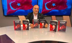 Ay Yıldız Sevdası ve Kutlu Dava Okurlarla Buluştu