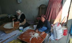 Ebiç’te Kadınlar İmece Usulü Yufka Yapıyor