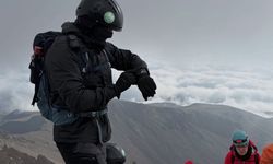 Dağcılardan Erciyes’in Zirvesine 30 Ağustos Tırmanışı
