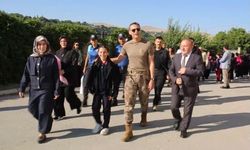 Emniyet Müdürü Aydın, Şehit Kızını İlk Ders Gününde Okuluna Bıraktı