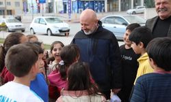 Çolakbayrakdar: ‘Evlatlarımız İçin Bütün Parklarda Toprak Alanlar Yapıyoruz’