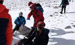 Erciyes’te Kayalıklardan Düşen Dağcı Hayatını Kaybetti