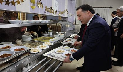 Vali Çiçek, Sümer Fen Lisesi öğrencileriyle iftarda buluştu
