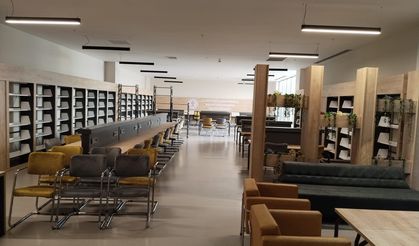 Kayseri Şehir Hastanesi’ne kurulan kütüphane açılış için gün sayıyor