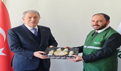 AK Parti’li Akar ve Okandan’dan Yeşilay Kayseri Rehabilitasyon Merkezi’ne ziyaret