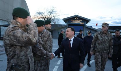 Vali Çiçek, Özel Harekat Polisleri ve şehit aileleriyle iftarda buluştu