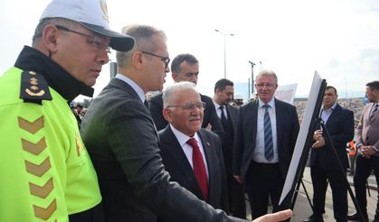 Başkan Büyükkılıç: 9 ay sonra yeni bitmiş haliyle kavşağımıza kavuşacağız