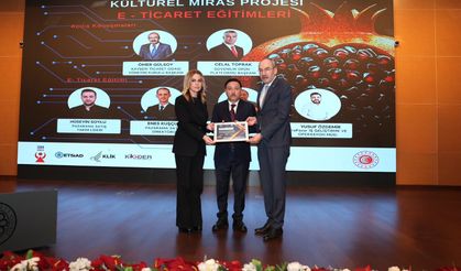 Vali Çiçek, “E-Ticaret eğitimleri vermek, milli bir meseledir”