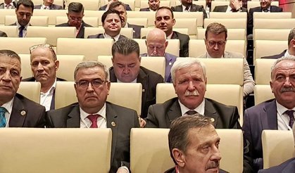 CHP’li 4 Belediye Başkanı Özgür Özel’in Toplantısına Katıldı