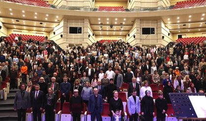 Kayseri’de avukatlar, kurdukları koro ile günlerini kutladı