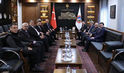 Dışişleri eski Bakanı Çavuşoğlu’ndan Vali Çiçek’e ziyaret