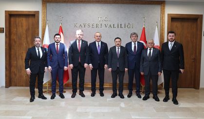 Dışişleri eski Bakanı Çavuşoğlu’ndan Vali Çiçek’e ziyaret