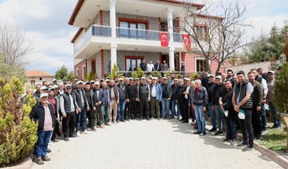 Kayseri Şeker Sahada Çiftçi ile Omuz Omuza
