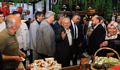 Başkan Büyükkılıç’tan Çarşı Melikgazi’ye Ziyaret
