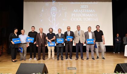 ERÜ’de “2025 Yılı Araştırma Performans Ödül Töreni” Düzenlendi