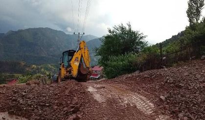 Yahyalı'da Sel Nedeniyle Kapanan Mahalle Yolu Ulaşıma Açıldı