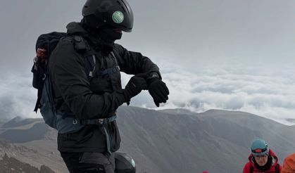 Dağcılardan Erciyes’in Zirvesine 30 Ağustos Tırmanışı