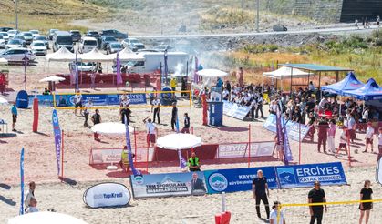 Erciyes’te 2 Bin 200 Metrede Plaj Voleybolu Heyecanı