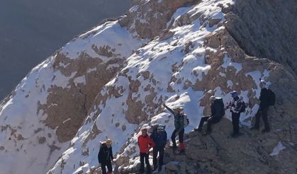 Kayserili Dağcılardan Küçük Demirkazık Zirvesine Başarılı Tırmanış