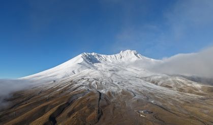 Erciyes Dağı Kar Yağışıyla Beyaza Büründü