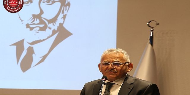 Büyükkılıç: İstiklal Şairimizi Minnetle Yâd Ediyorum