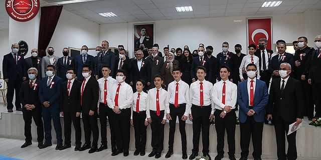 İstiklal Marşı'nın Kabulü Öğrencileriyle Kutlandı