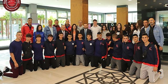 Büyükkılıç, Kıbrıs’tan Gelen Sporcuları Ağırladı