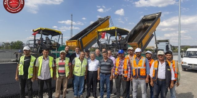 Büyükşehir'den günde 500 ton asfalt